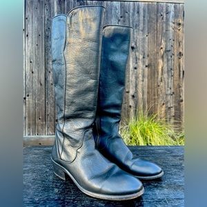 Frye Carson Piping Knee High Boots in black size 9.5